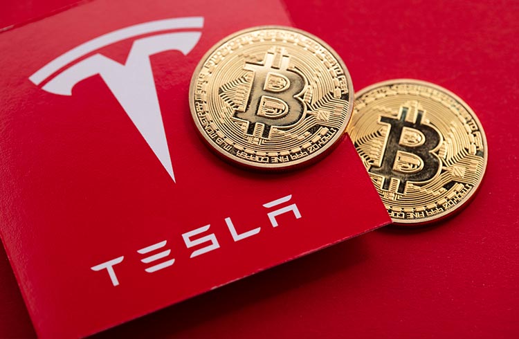 Tesla registra reserva de R$ 10 bilhões em Bitcoin, perda de R$ 530 milhões no trimestre