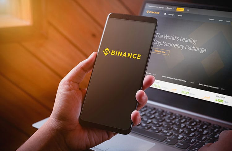 Binance não aceitará mais cartões de bancos sancionados na Rússia