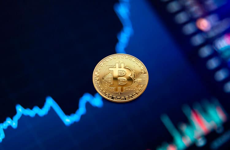 Bitcoin permanece estável em US$47 mil. Solana dispara o preço durante a madrugada e outra criptomoeda acompanha