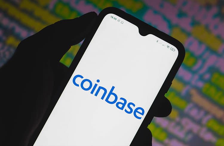 Coinbase bloqueia 25.000 endereços russos ligados à supostas atividades ilícitas