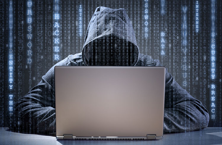 Hacker rouba R$ 250 milhões de protocolo DeFi e preço de token vai a US$ 0,01