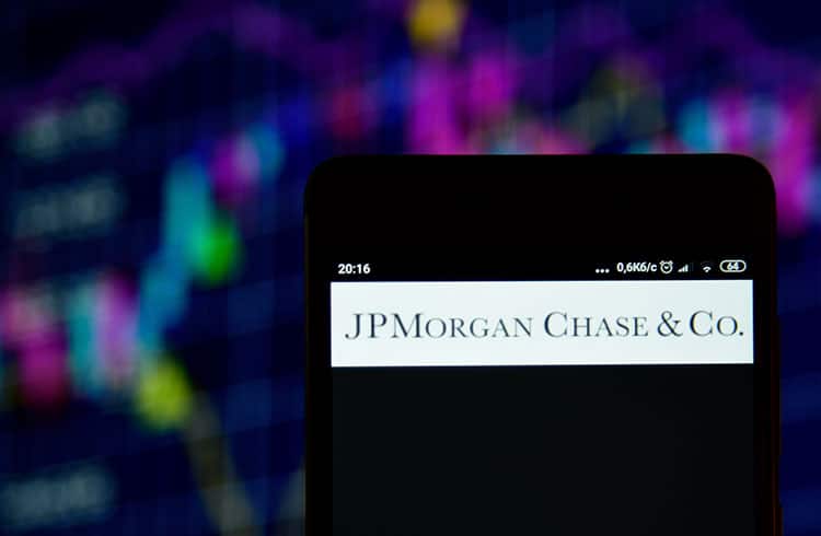 JPMorgan pode integrar criptomoedas em breve para seus clientes, revela executivo do banco