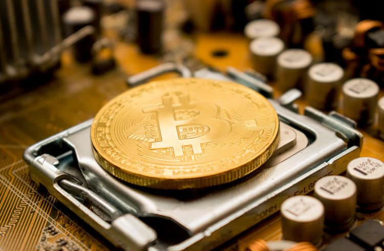Mineradores de Bitcoin lucraram R$ 5 bilhões em fevereiro