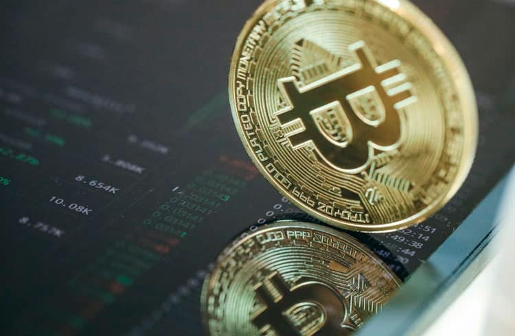 Bitcoin cai abaixo de US$ 40 mil e tenta se recuperar. Criptomoedas se recuperam antes do BTC e têm valorização de até 7%. Confira os preços das criptomoedas hoje