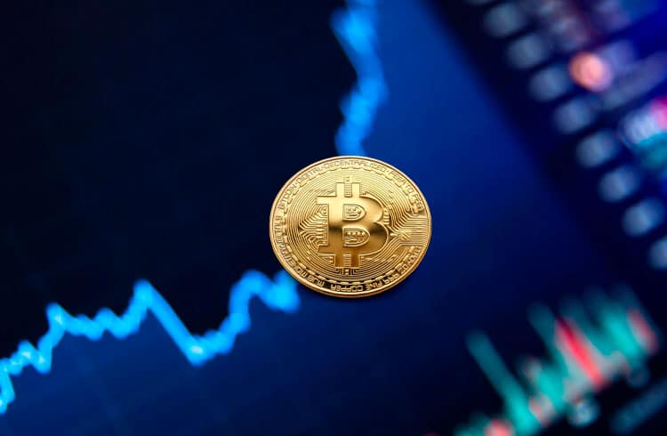 Bitcoin volta para US$ 42 mil, ETH sobe 0,6% e token de vídeo sobe 8% durante a madrugada