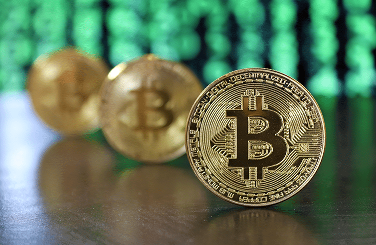 Bitcoin alcança US$ 39 mil e impulsiona mercado. AVAX e DOT perdem posição. Confira o preço das criptomoedas hoje