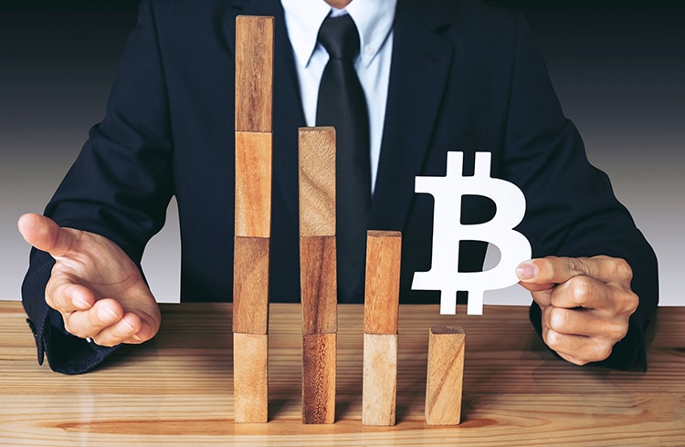 Bitcoin cai 2,65% e fecha nona semana consecutiva de desvalorização