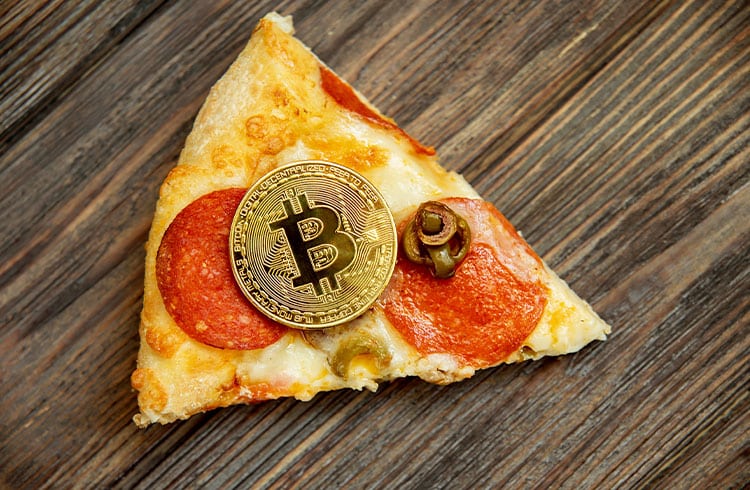 Bitcoin Pizza Day: Comunidade cripto comemora redonda de quase US$ 300  milhões, Criptomoedas