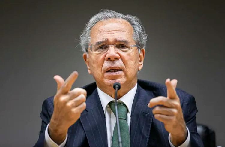 Paulo Guedes diz que 'camelódromo virtual' é movido a Bitcoin e quer imposto digital