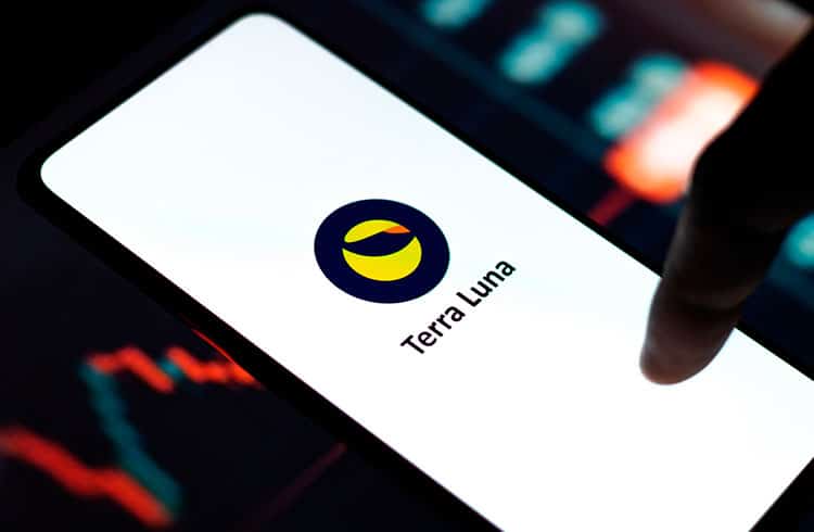 URGENTE: Blockchain Terra é interrompida para proteção contra possível ataque