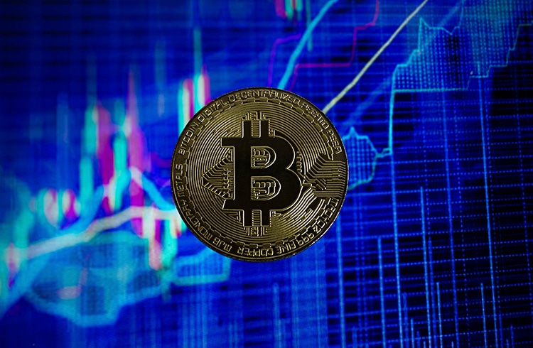 Bitcoin chega a US$ 18 mil e se recupera. Ethereum, Solana, Polkadot, XRP e Cardano acompanham alta do mercado