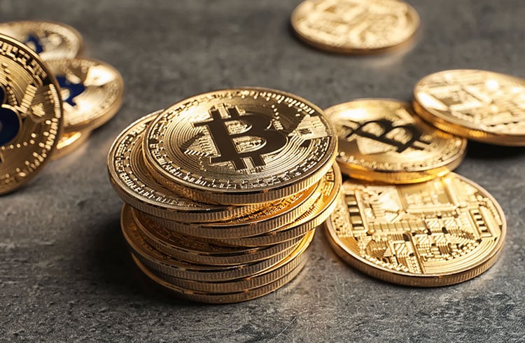 Bitcoin fecha pior semana de 2022 e trader faz alerta: "não há sinais claros de alta"