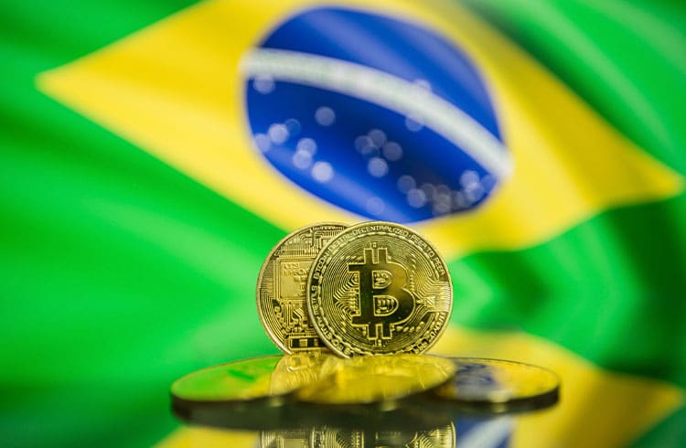 Brasileiros preferem criptomoedas a fundos imobiliários, commodities e moeda estrangeira, aponta FGV