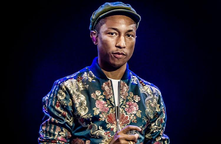 Cantor Pharrell Williams é nomeado chefe de marca da coleção de NFTs Doodles