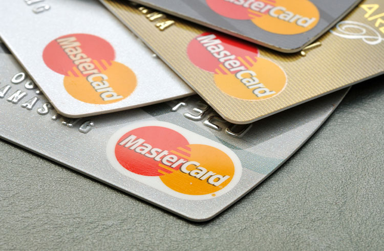 Mastercard anuncia parceiros cripto para serviço de pagamentos de NFT