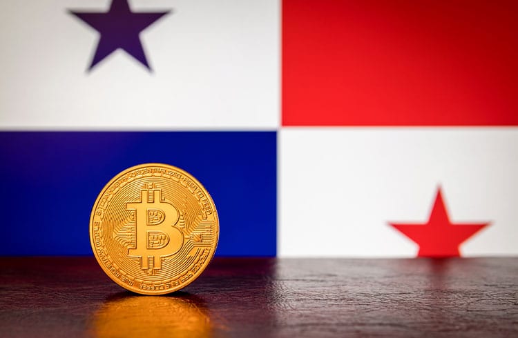 Presidente do Panamá aprova com vetos lei que regulamenta criptomoedas