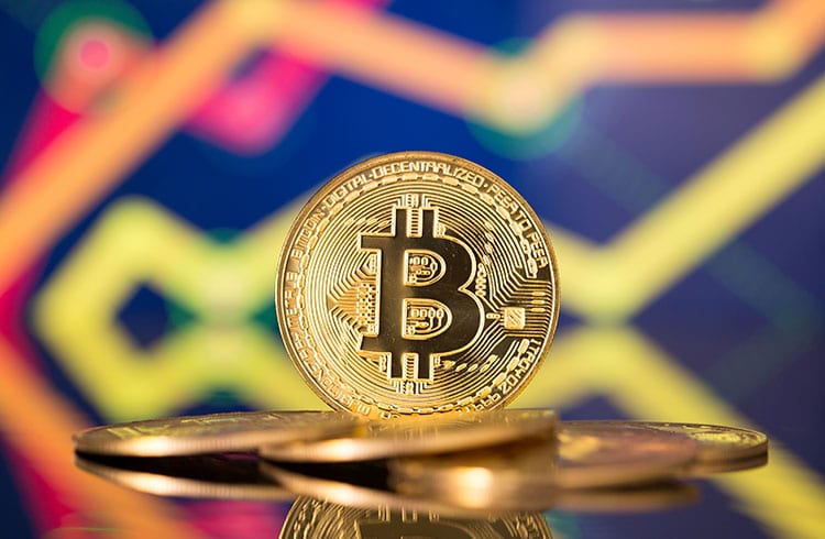 Bitcoin por US$ 21 mil: onda de alta continua; ETH, XRP, MATIC e Solana registram alta de até 8%