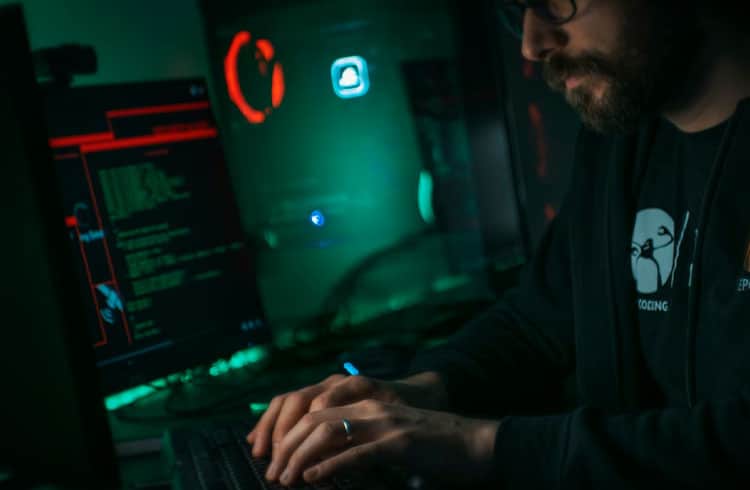 Hacker rouba R$ 7,5 milhões em ETH da plataforma de NFTs Omni