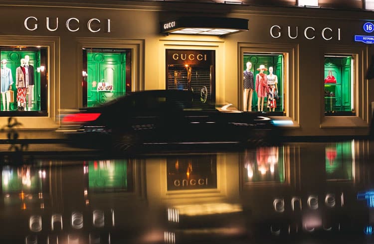 Gucci passa a aceitar ApeCoin (APE) para pagamentos em parceria com a BitPay