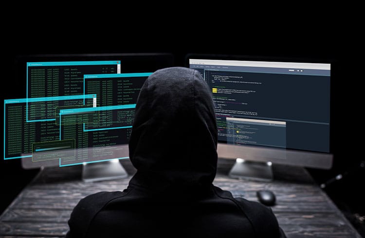 Hackers roubam R$ 7 bilhões com ataques em 2022, afirma relatório