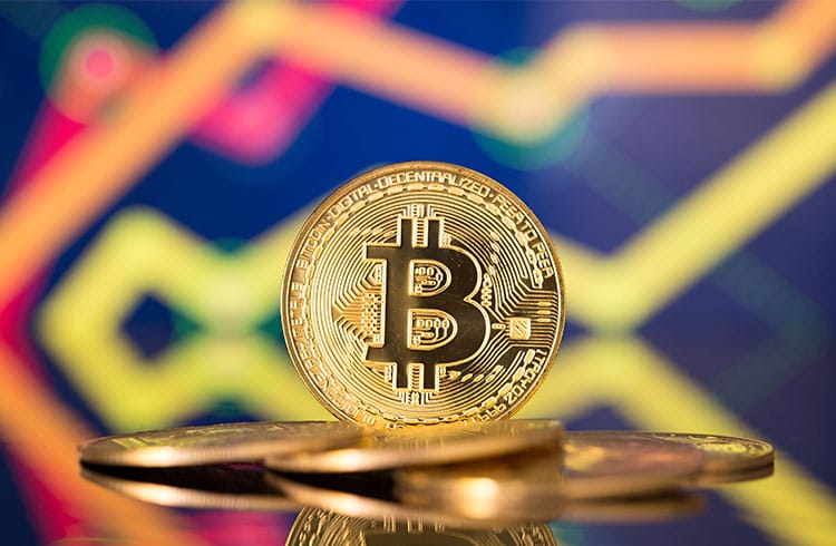 Bitcoin inverse la tendance et augmente. ETH, XRP, DOGE, Cardano et Huobi enregistrent jusqu’à 10% de hausse
