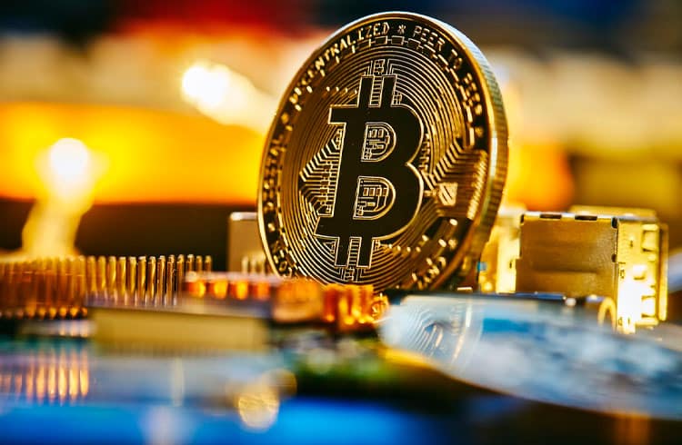 Bitcoin supera US$ 52.000 impulsionado por alto fluxo dos ETFs