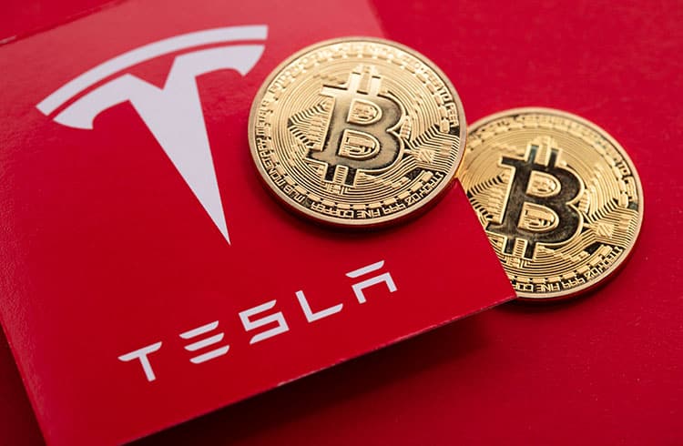 Tesla anuncia que não vendeu mais nenhum de seus Bitcoins