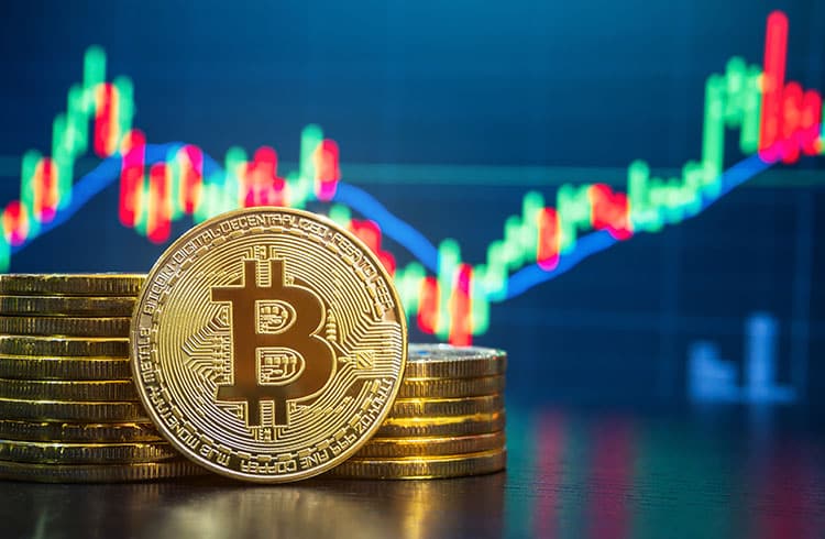 Bitcoin se aproxima de US$ 45.000 e BTT dispara 40%