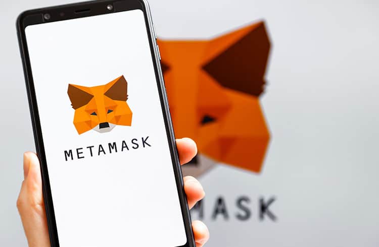 Dona da MetaMask diz que provedor coleta endereços da carteira e usuários se indignam