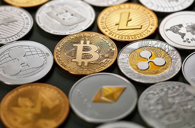 Mercado de criptomoedas volta a se aquecer e Bitcoin sobe. Alta entre as principais chega a 14%