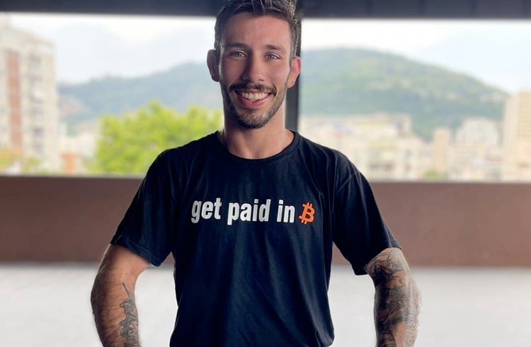 Matheus Nicolau, do UFC, lutará no próximo sábado e receberá parte do prêmio em Bitcoin