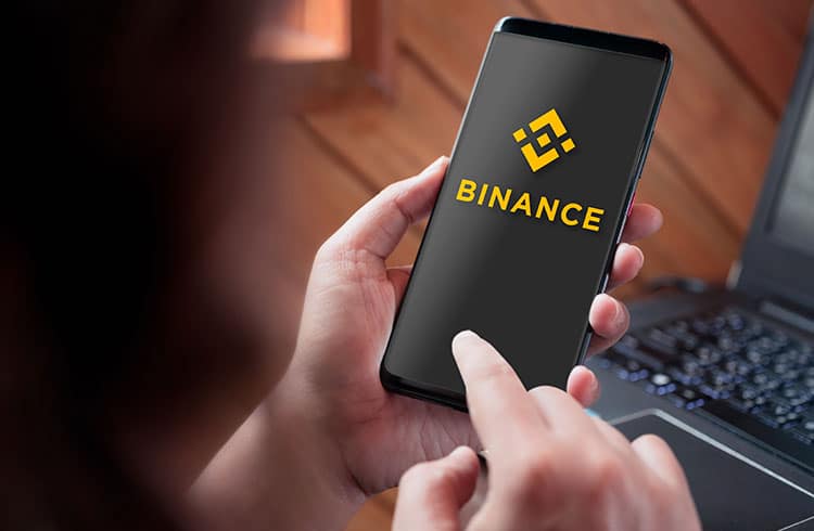 Usuários da Binance já podem comprar criptomoedas via Apple Pay e Google Pay