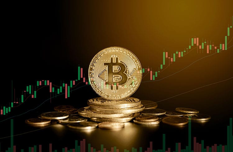 Bitcoin se reaproxima dos US$ 47.000 e supera maior resistência em dois anos