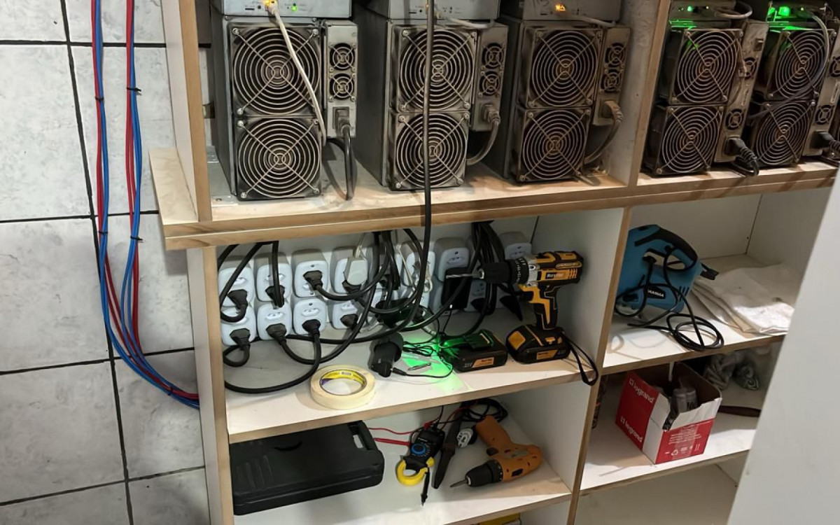 Minerar Bitcoin clandestino